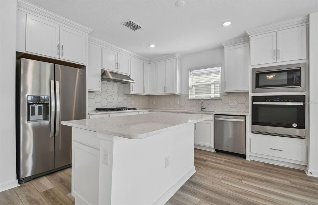 Photo of 6223 Broad Field Avenue, Apollo Beach, FL 33572 (MLS # TB8310191)