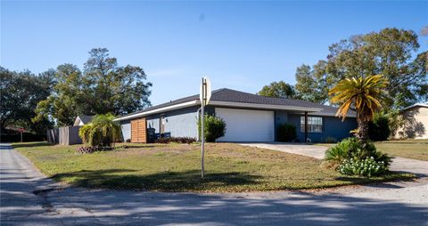 A home in WINTER HAVEN