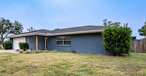 A home in WINTER HAVEN