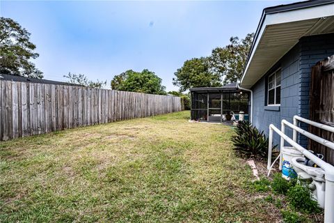 A home in WINTER HAVEN