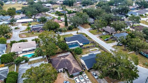 A home in WINTER HAVEN