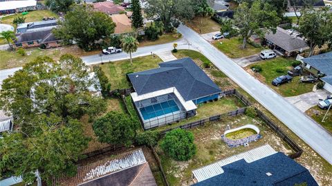 A home in WINTER HAVEN