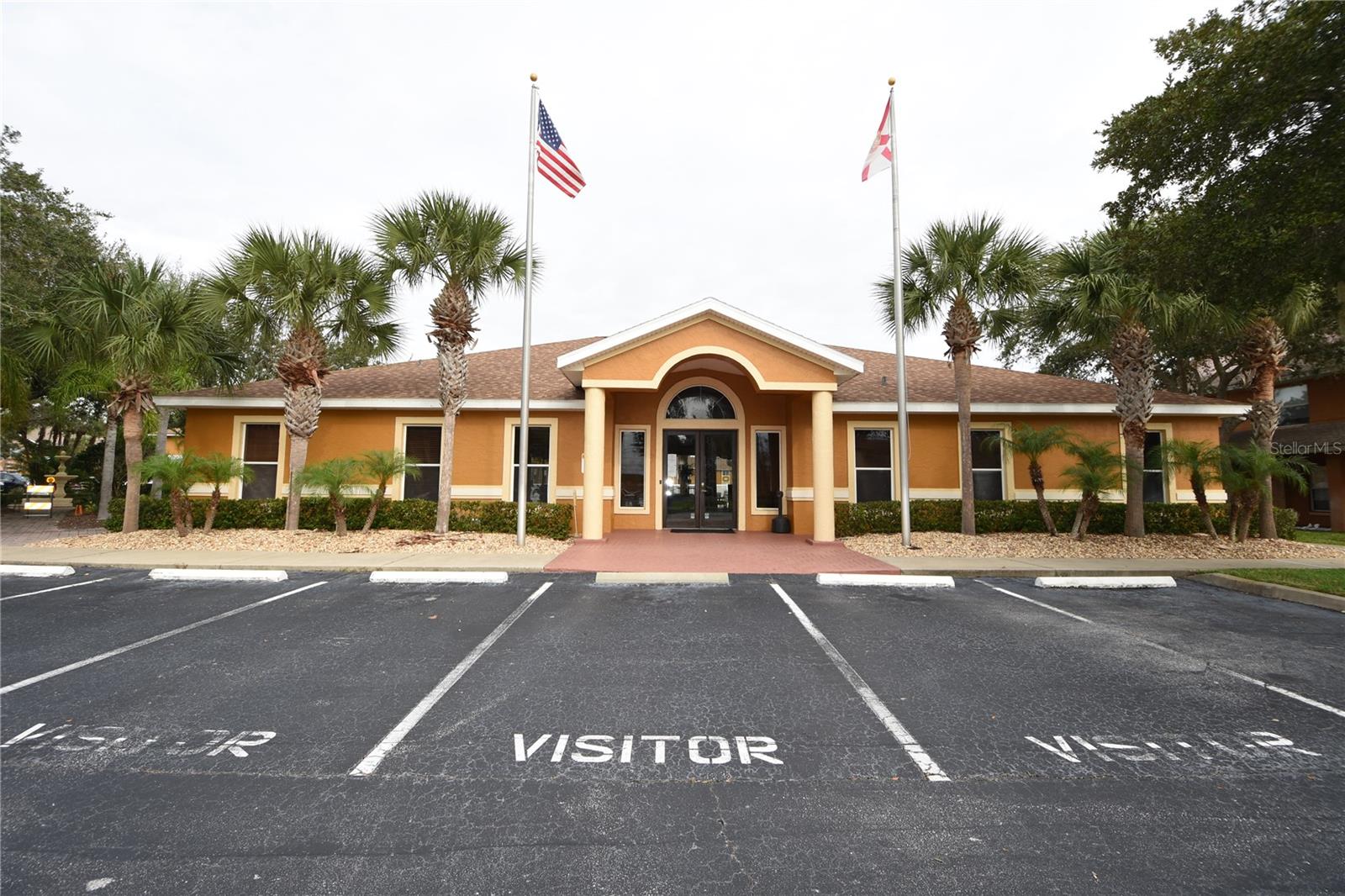 PALM POINTE - Residential