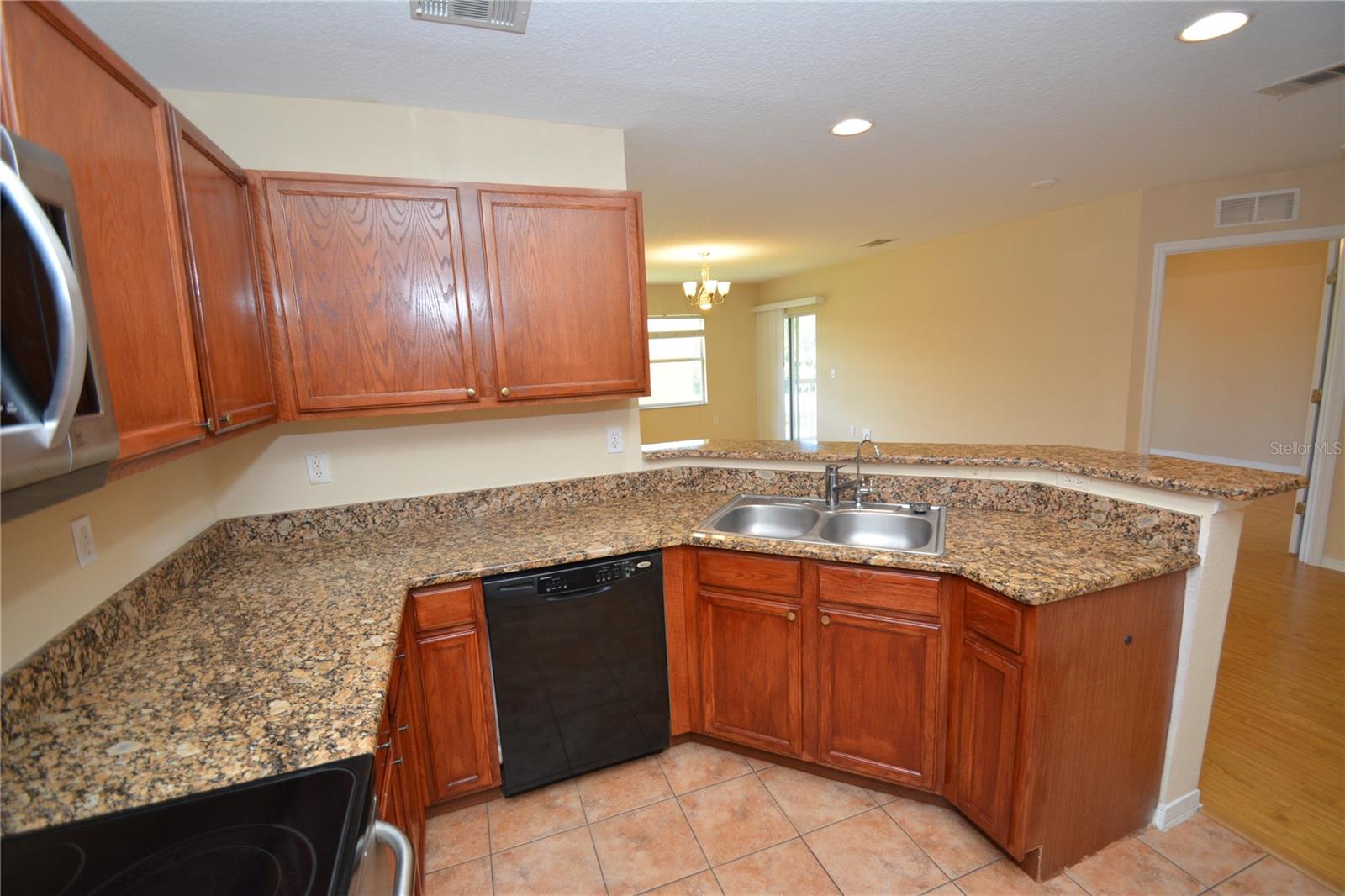 PALM POINTE - Residential