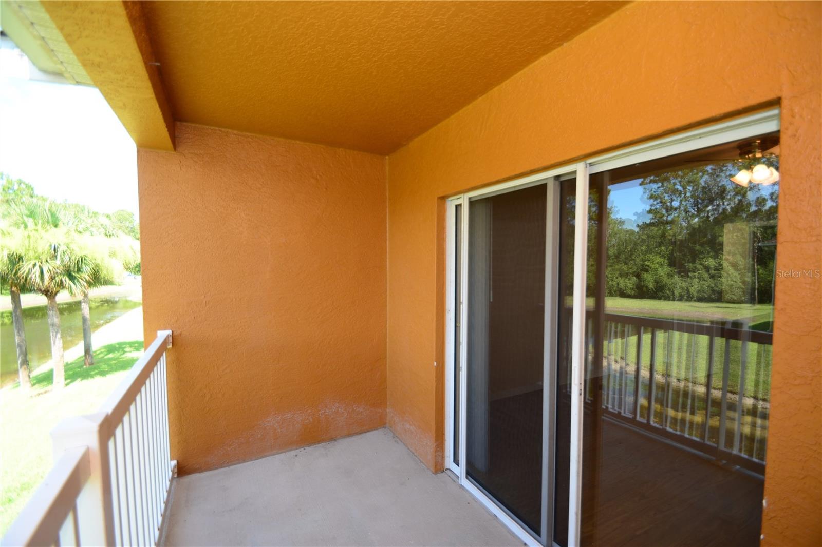 PALM POINTE - Residential