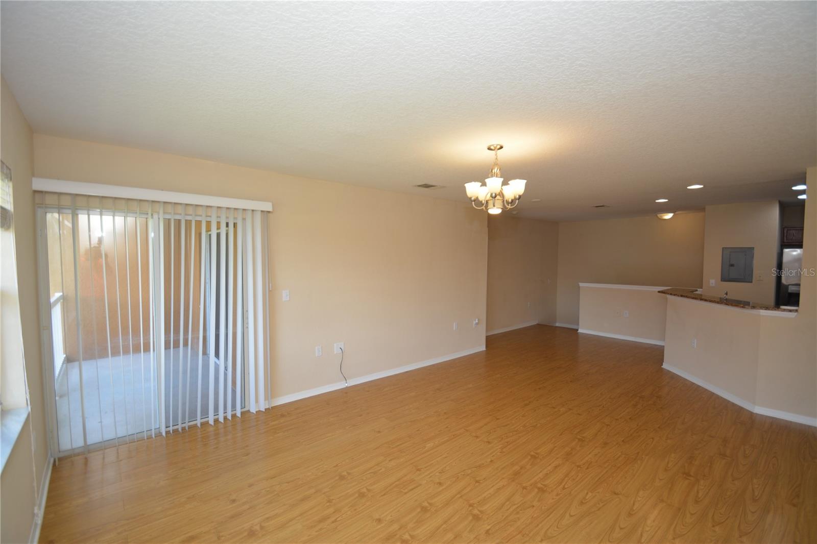 PALM POINTE - Residential