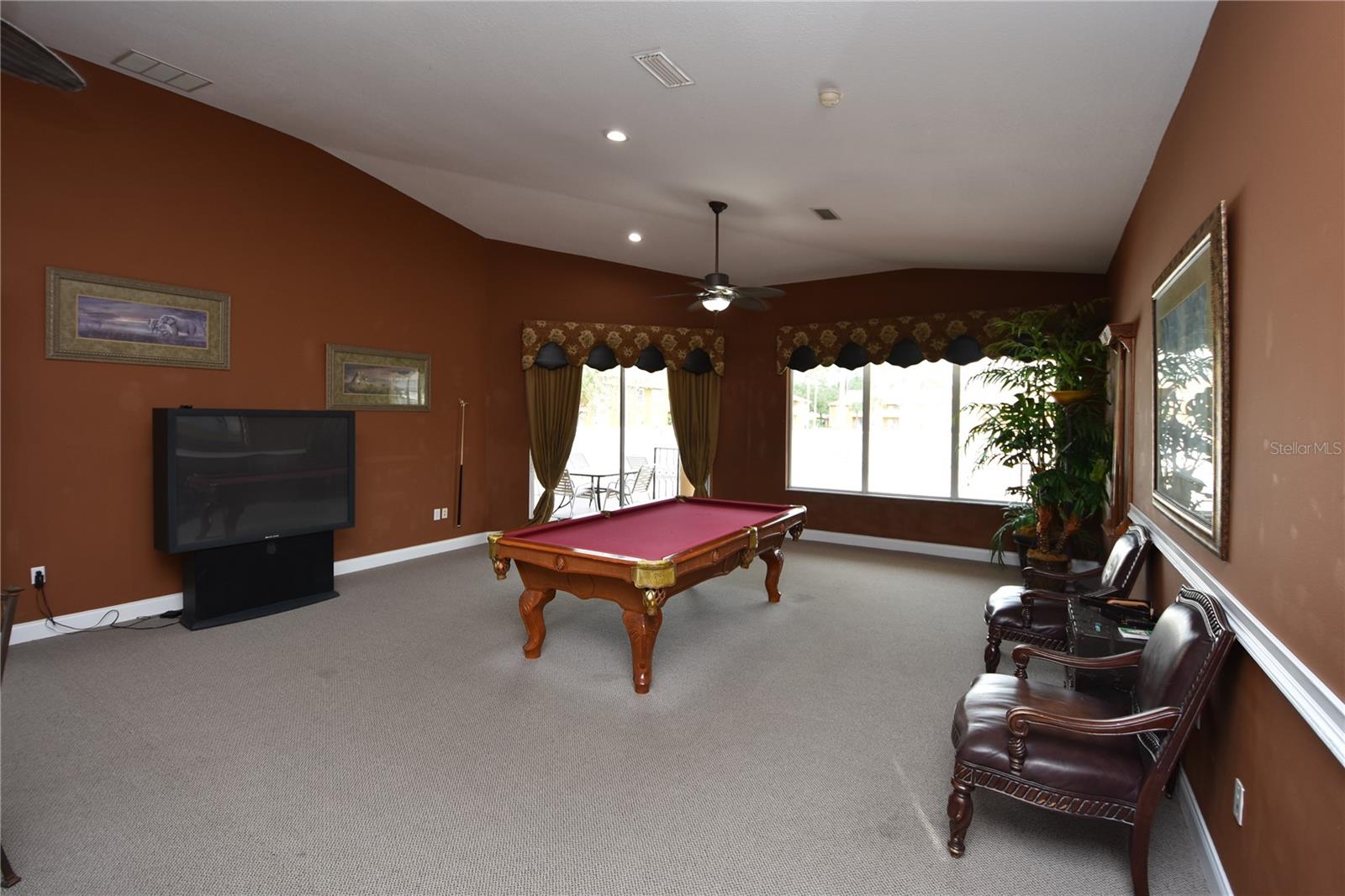 PALM POINTE - Residential