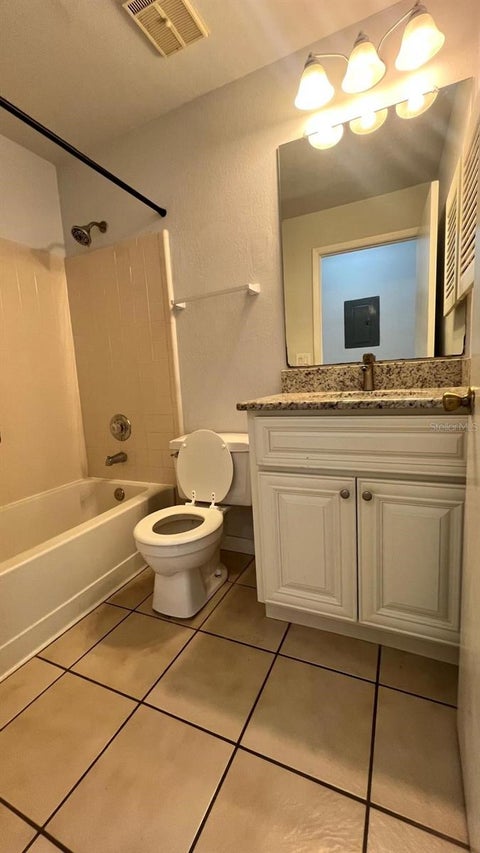 2740 Oak Park Way 102, Orlando, FL 32822