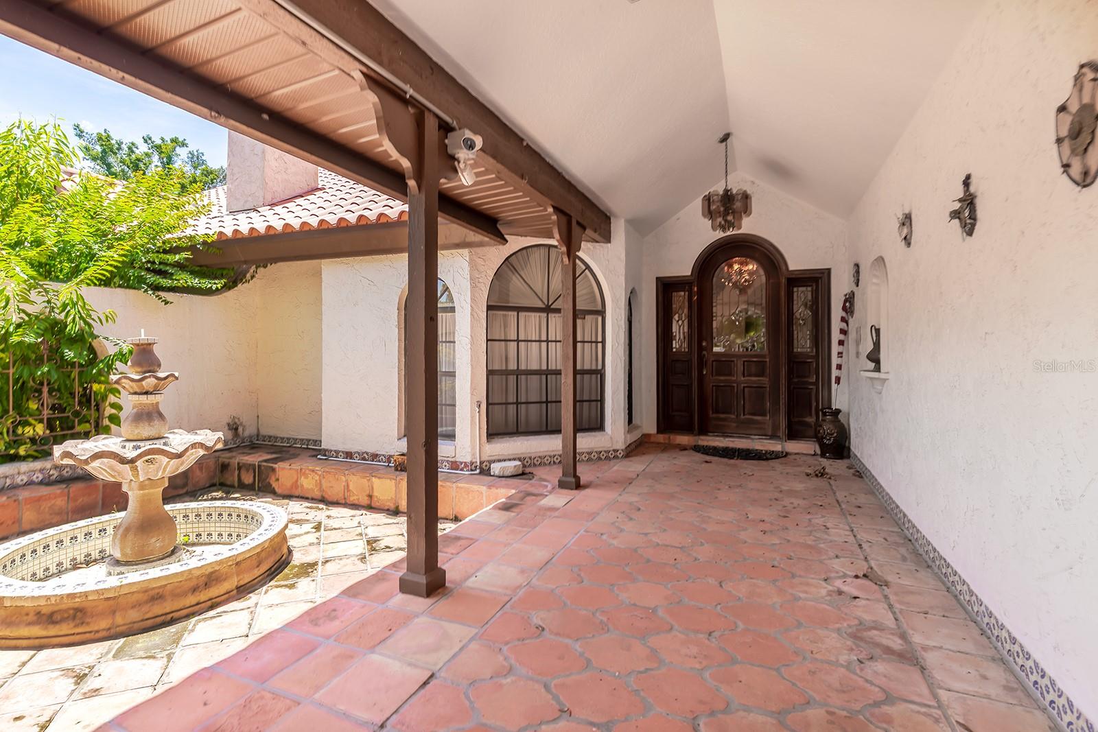 1906 MAPLE LEAF DRIVE