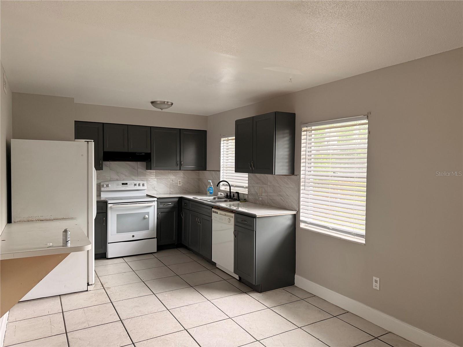 NORTH PINE HILLS - Residential