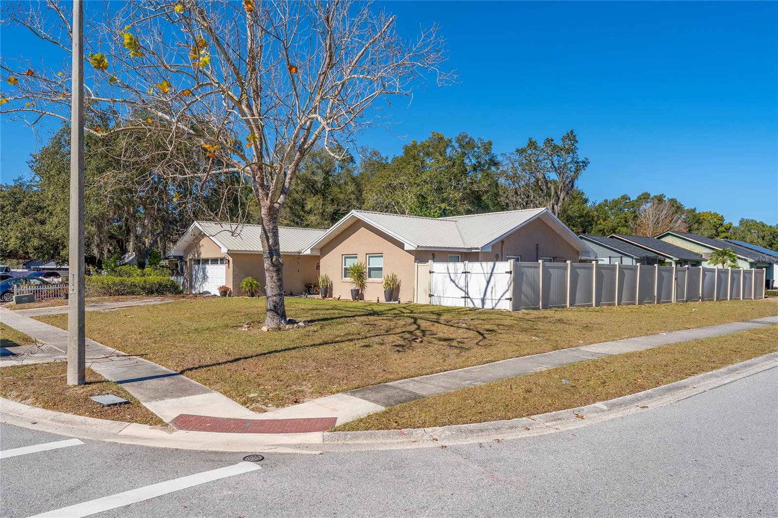 STERLING OAKS - Residential