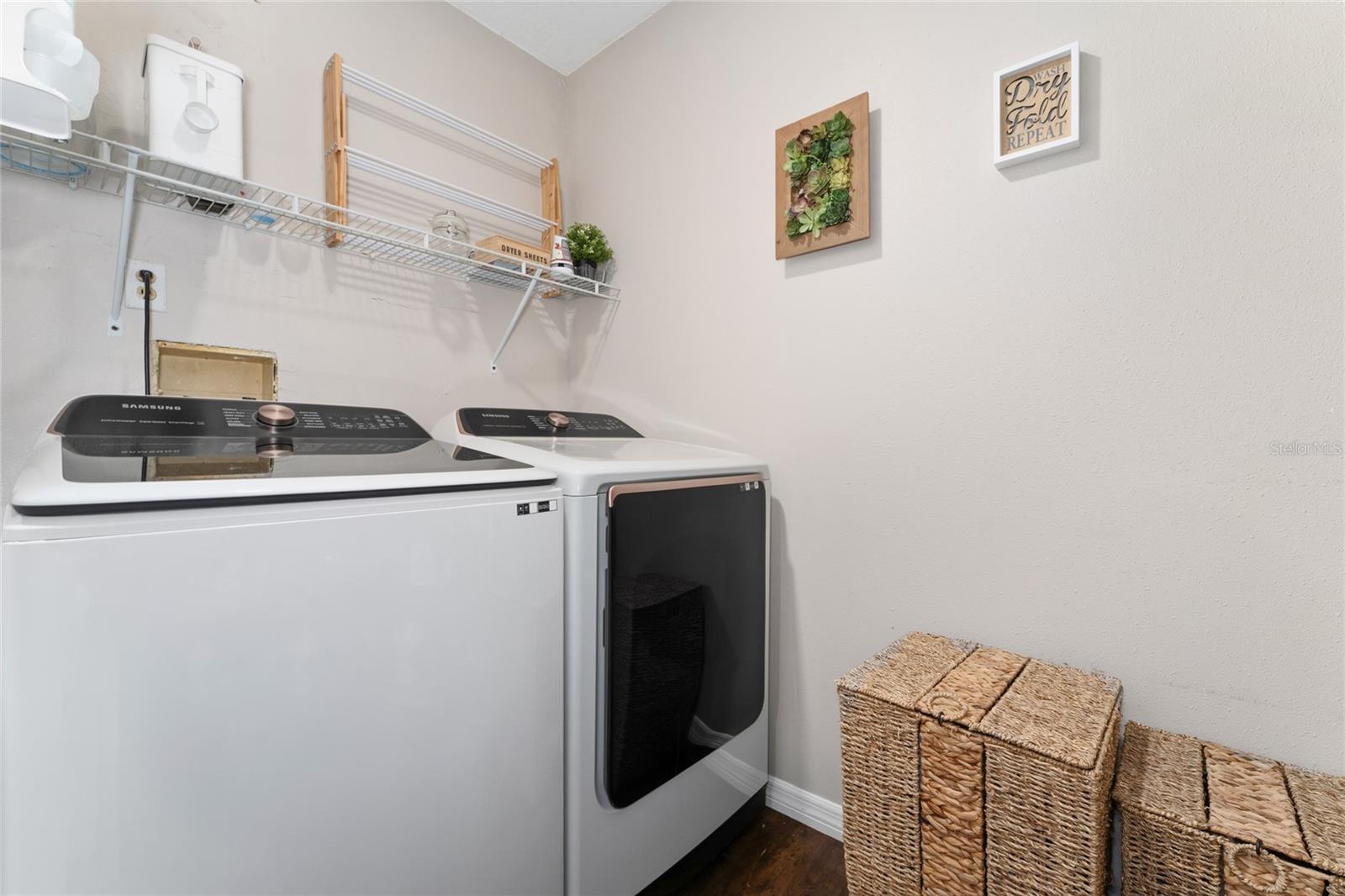 STERLING OAKS - Residential