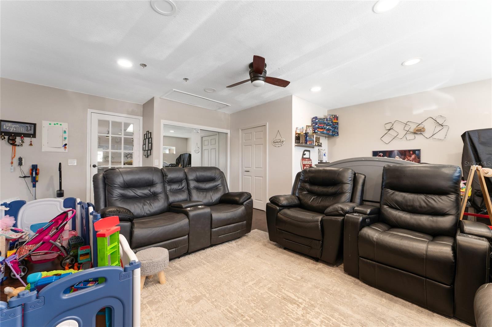 STERLING OAKS - Residential