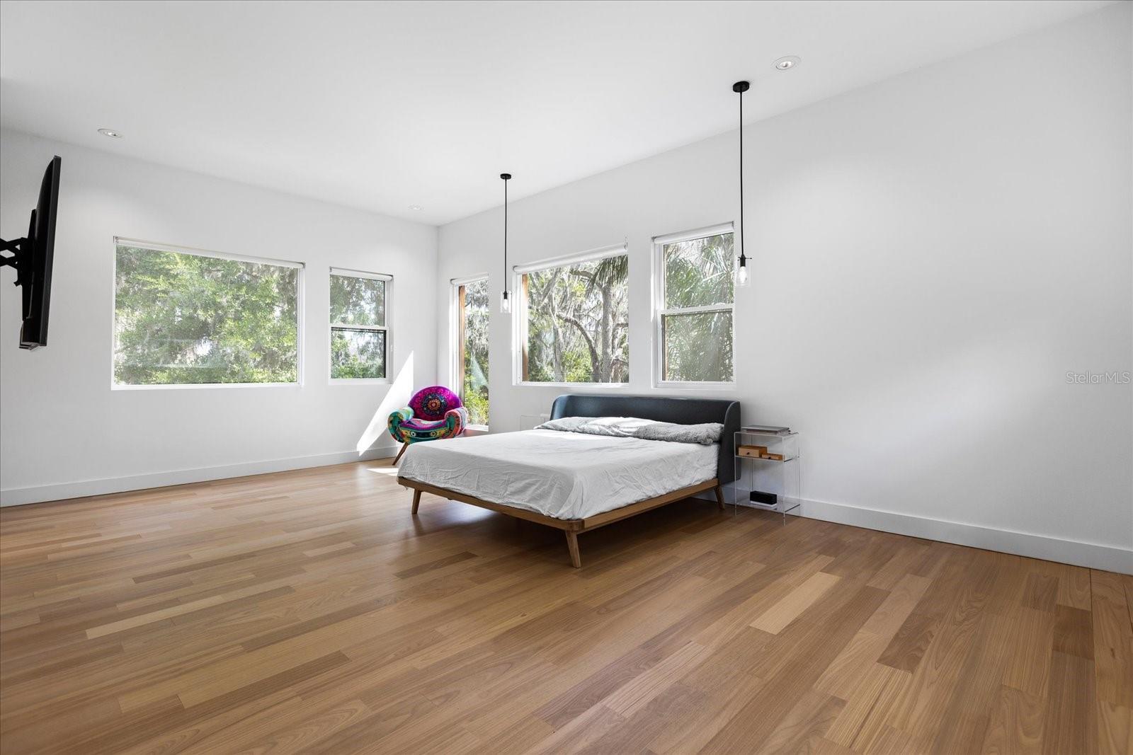 GOLDENROD/PERSHING - Residential Lease