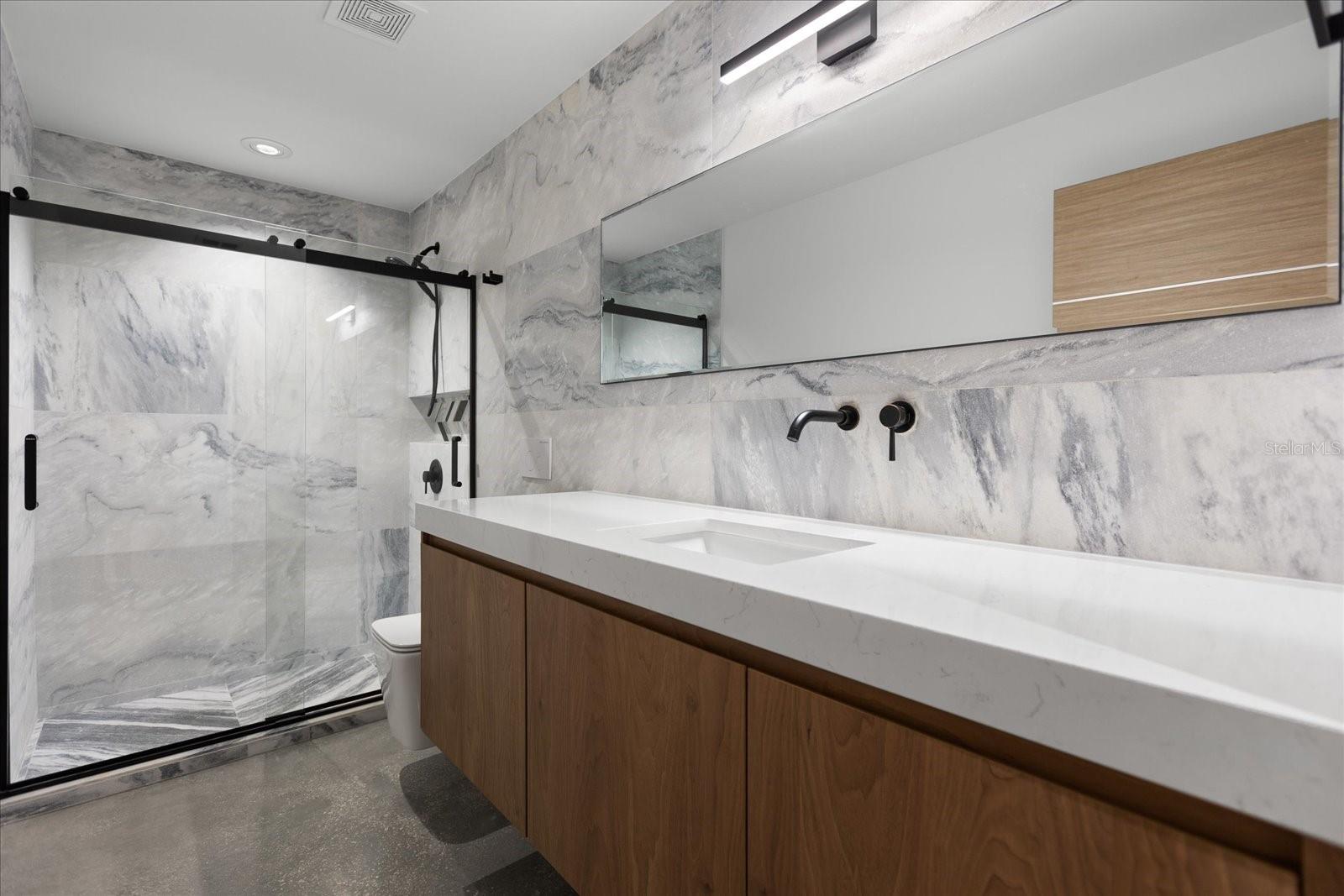 GOLDENROD/PERSHING - Residential Lease
