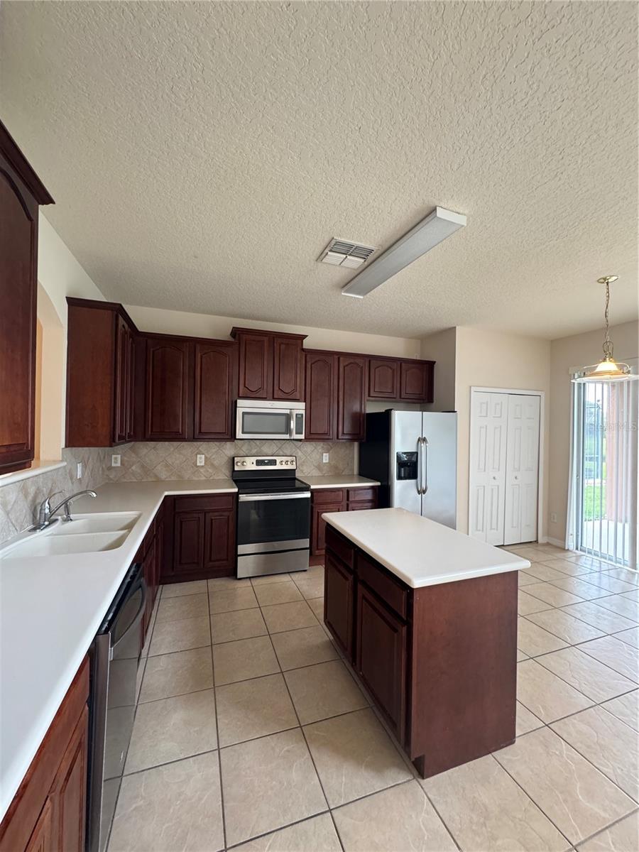 EAGLE CREEK - Residential Lease