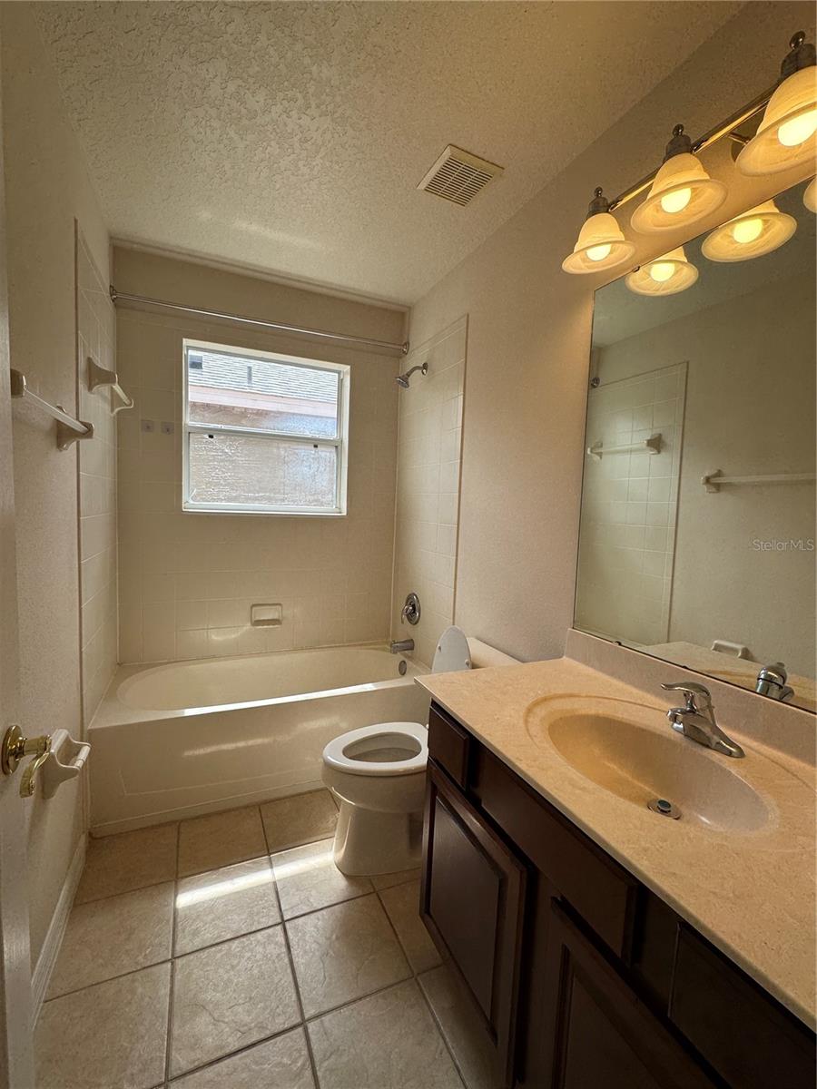 EAGLE CREEK - Residential Lease