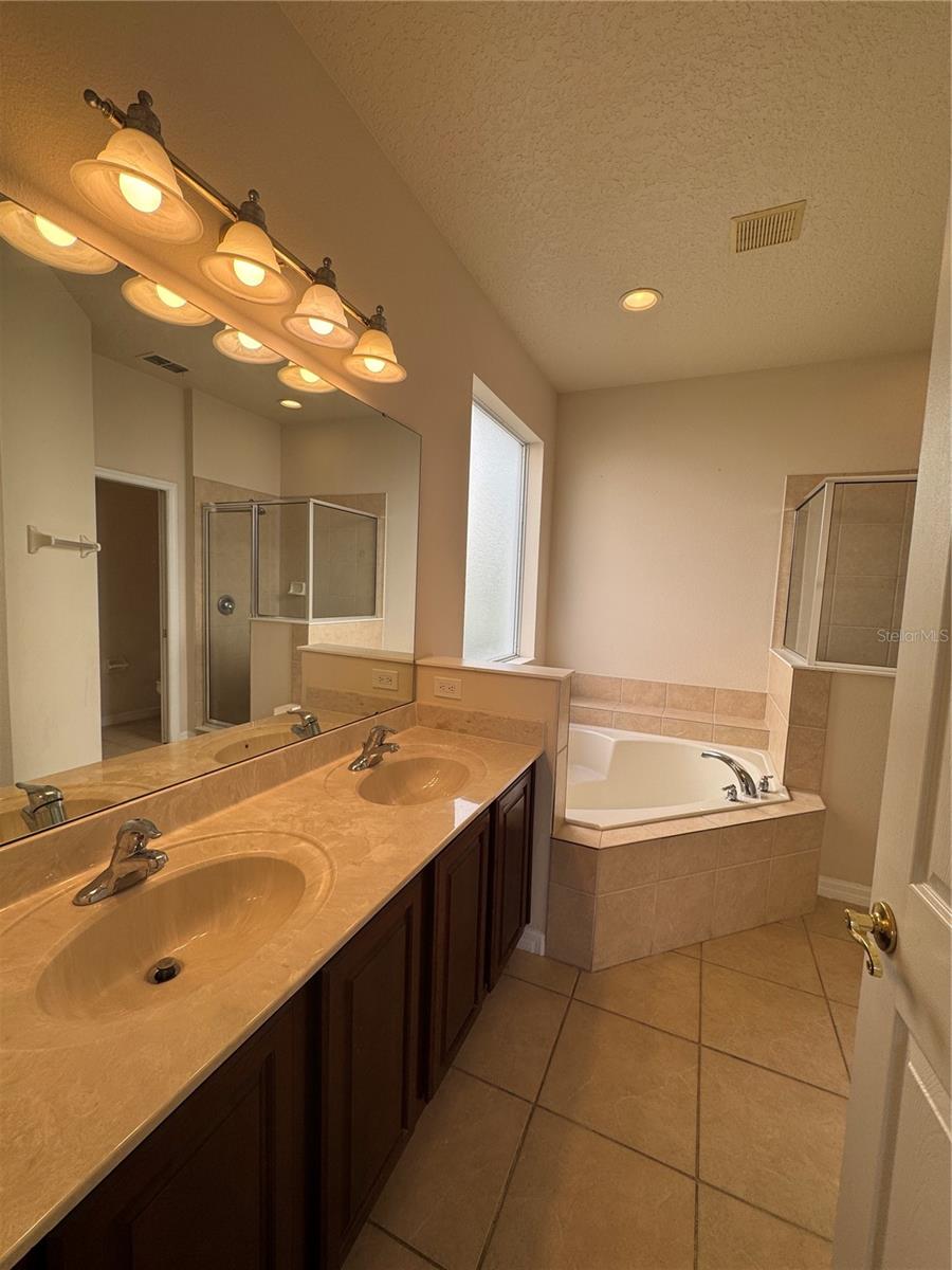 EAGLE CREEK - Residential Lease