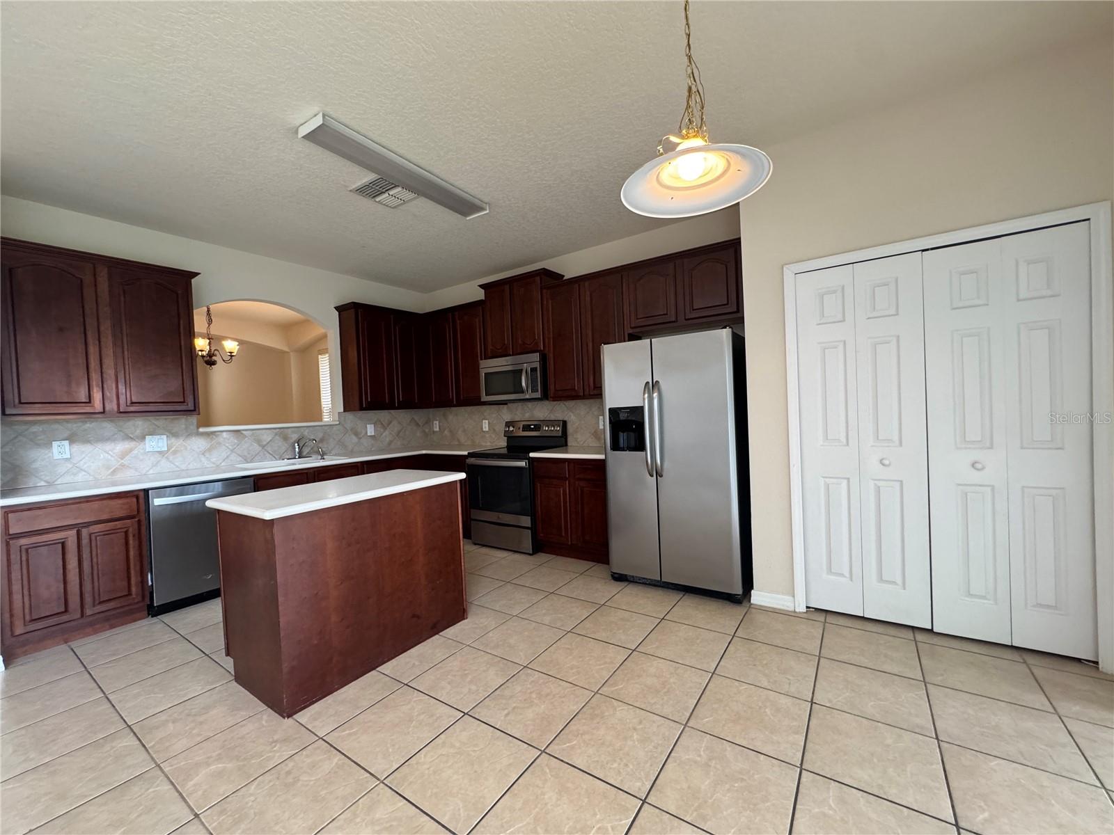 EAGLE CREEK - Residential Lease