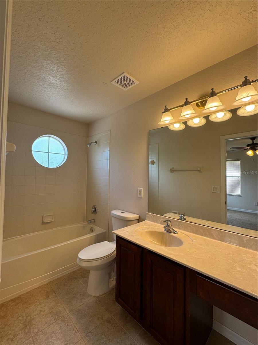 EAGLE CREEK - Residential Lease