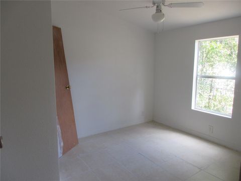 Tiny photo for 18601 SE 24th Lane, Ocklawaha, FL 32179 (MLS # OM719937)