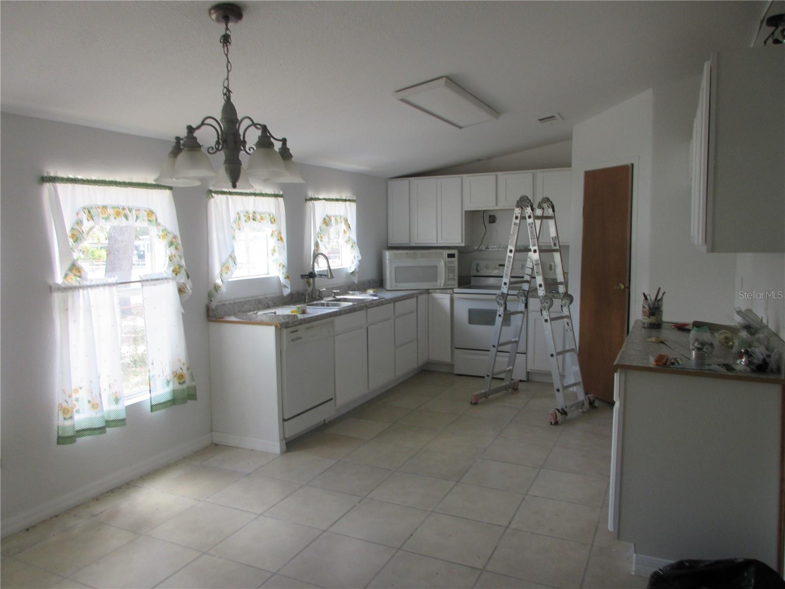 EAST MARION ESTATE - Residential