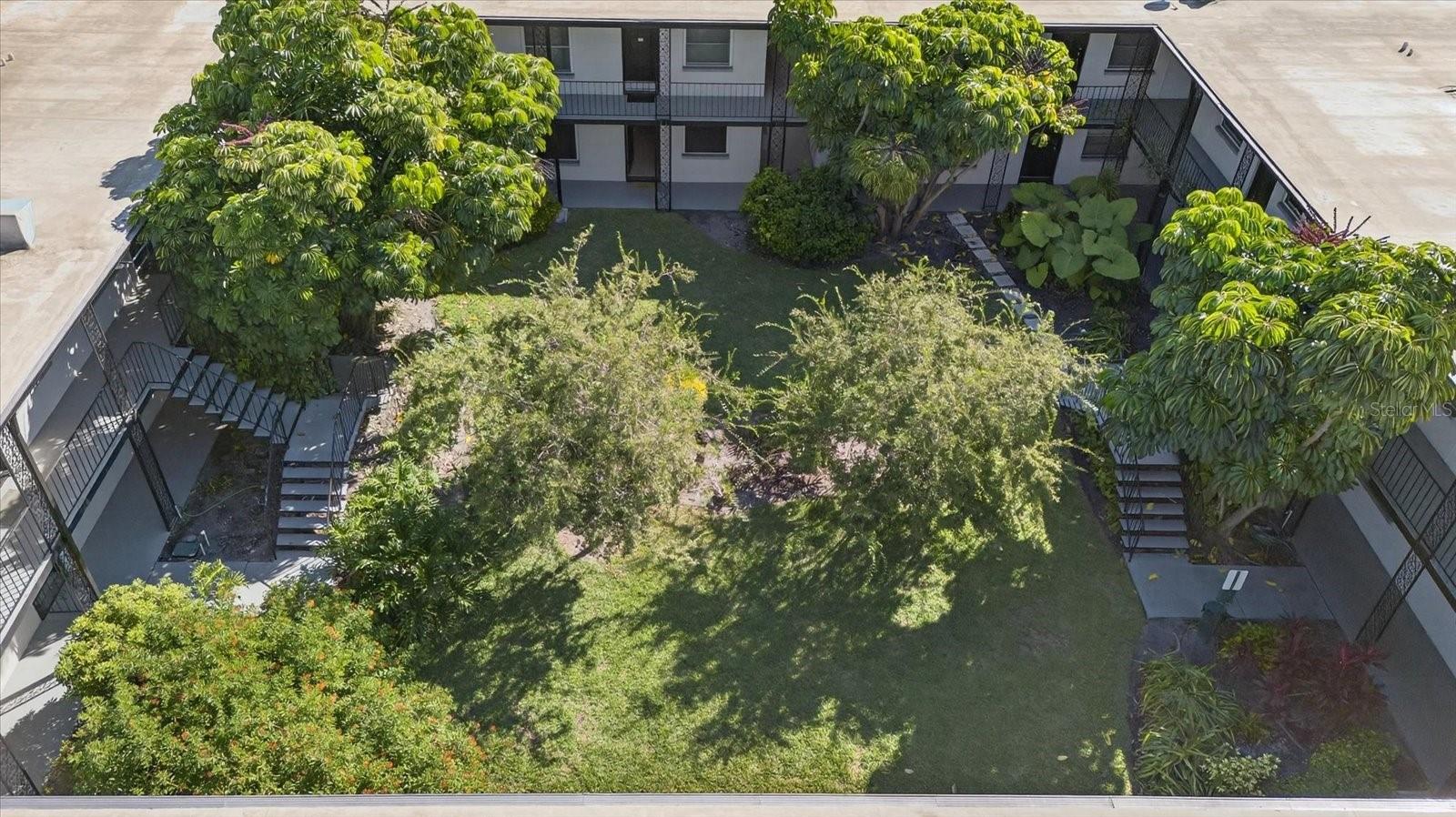 CHATEAU DE SEVILLE A CONDOMINI - Residential Lease