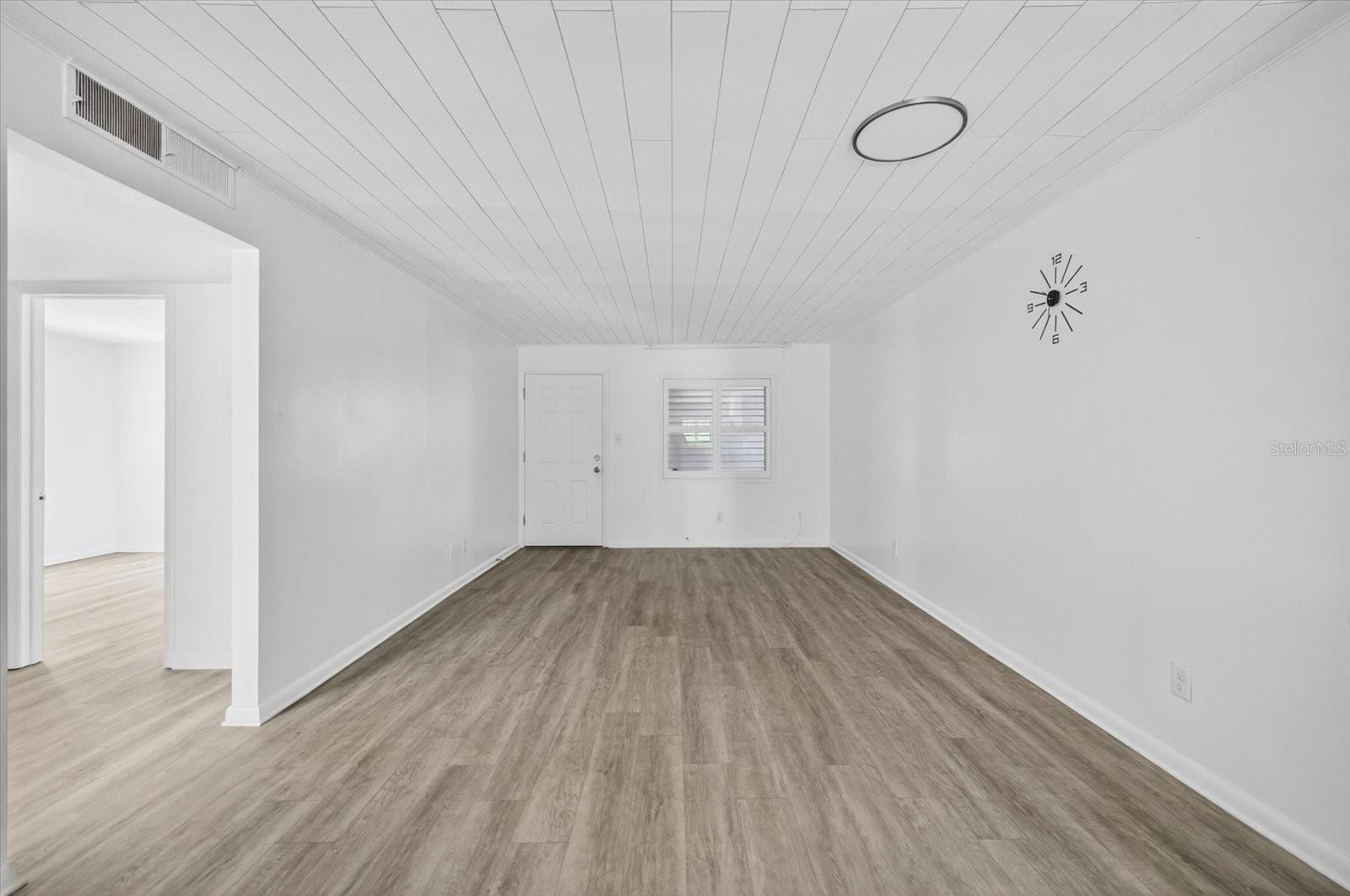 CHATEAU DE SEVILLE A CONDOMINI - Residential Lease