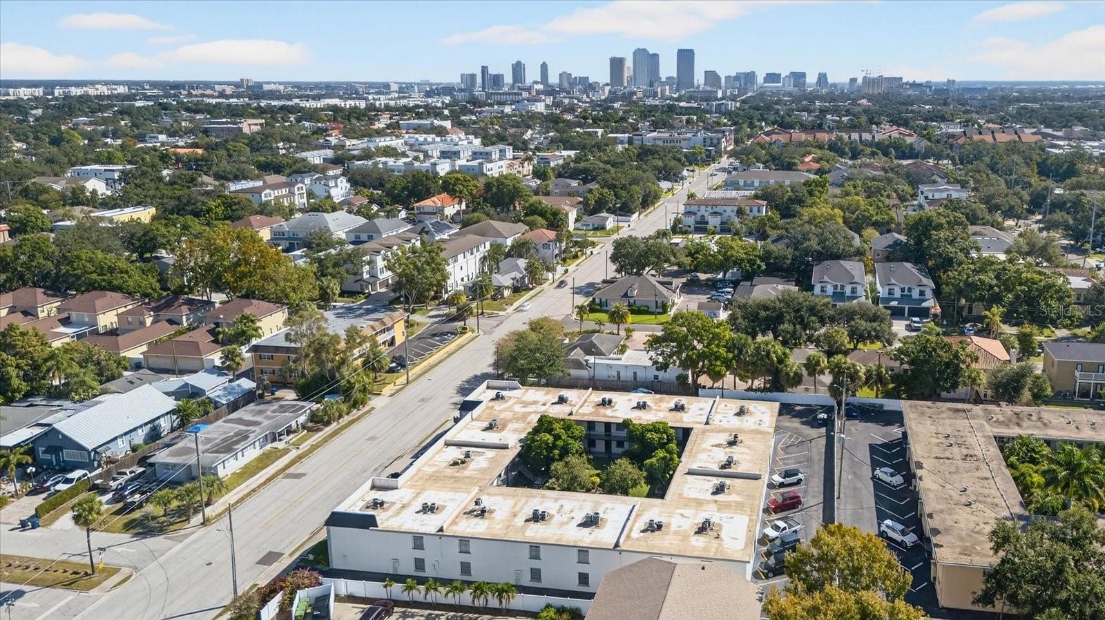 CHATEAU DE SEVILLE A CONDOMINI - Residential Lease