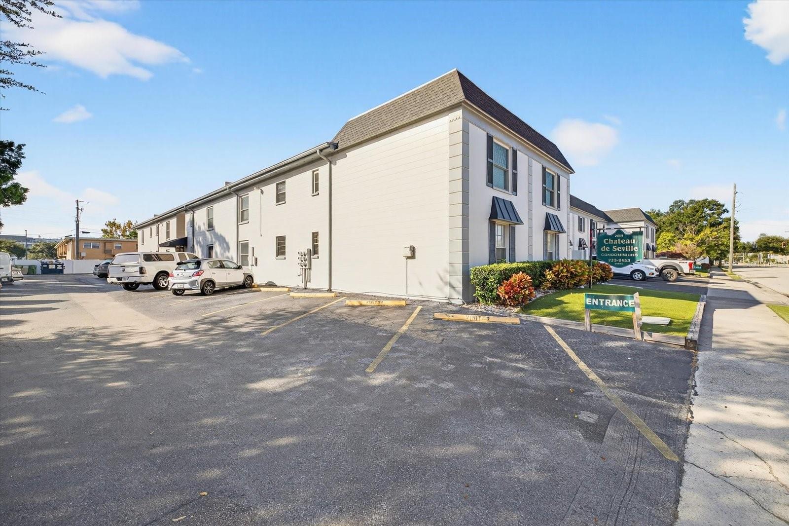 CHATEAU DE SEVILLE A CONDOMINI - Residential Lease