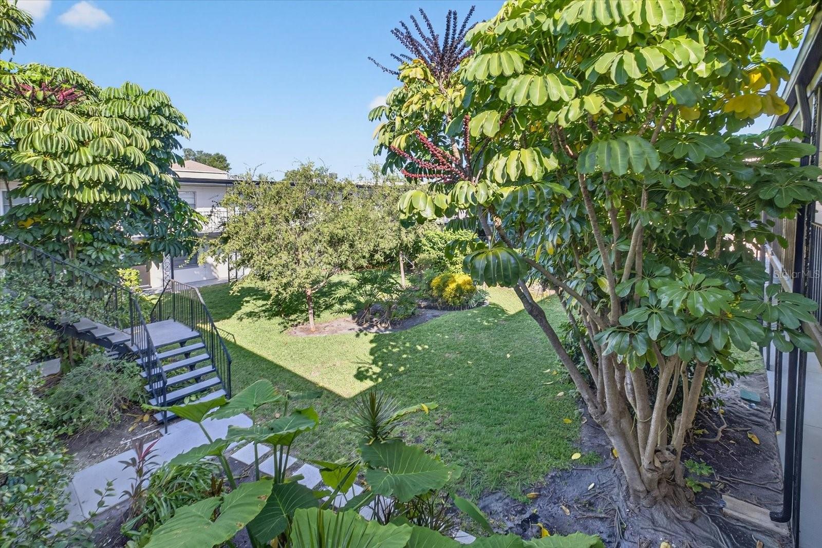 CHATEAU DE SEVILLE A CONDOMINI - Residential Lease