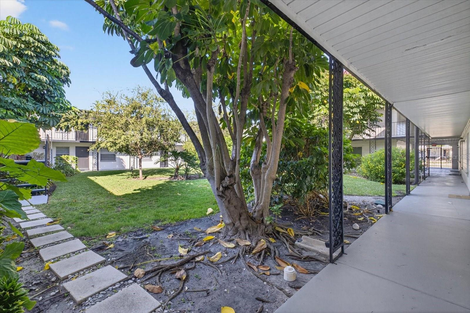 CHATEAU DE SEVILLE A CONDOMINI - Residential Lease