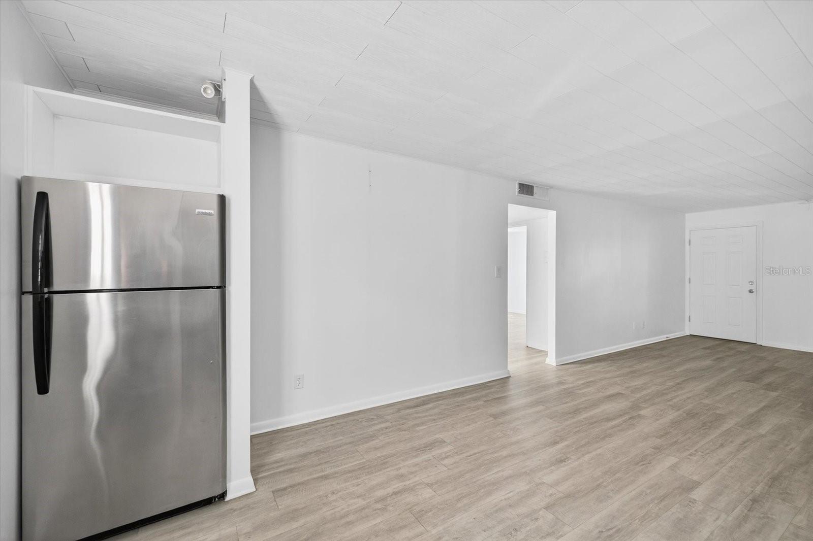 CHATEAU DE SEVILLE A CONDOMINI - Residential Lease