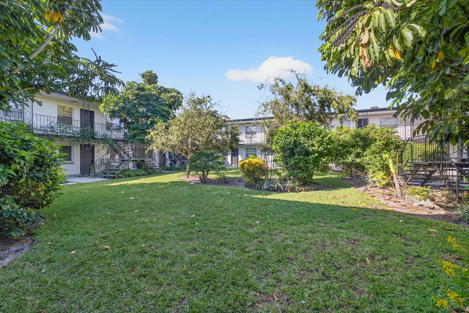 CHATEAU DE SEVILLE A CONDOMINI - Residential Lease