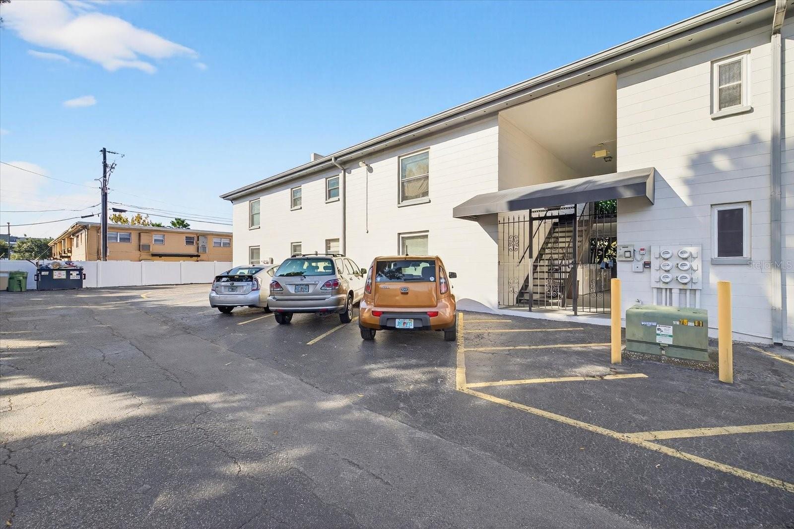 CHATEAU DE SEVILLE A CONDOMINI - Residential Lease