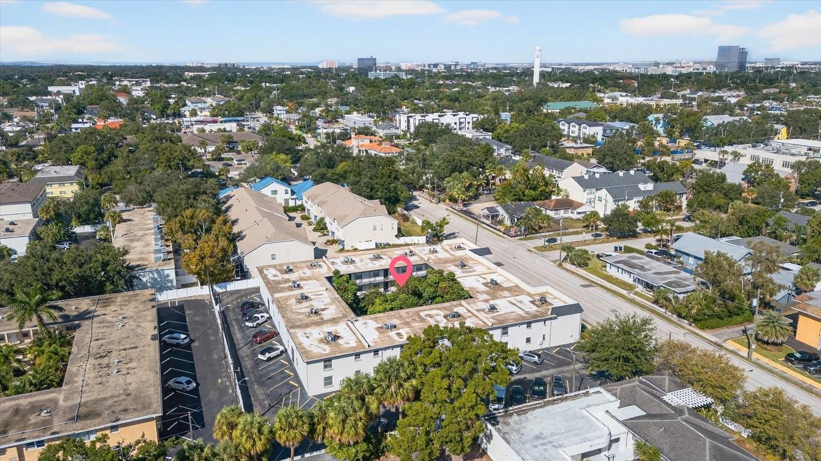 CHATEAU DE SEVILLE A CONDOMINI - Residential Lease