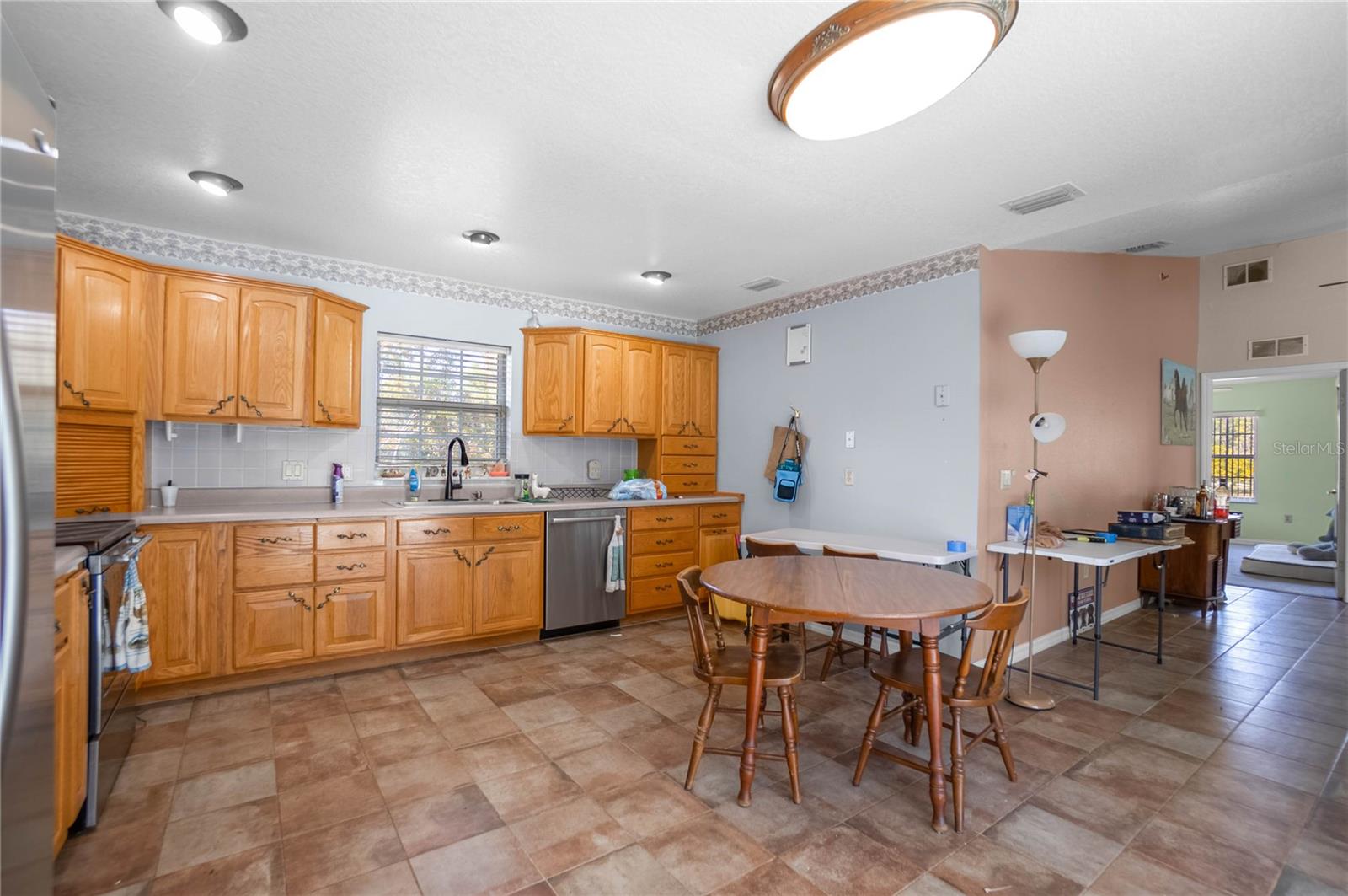 EIGHTEEN OAKS UNREC SUB - Residential