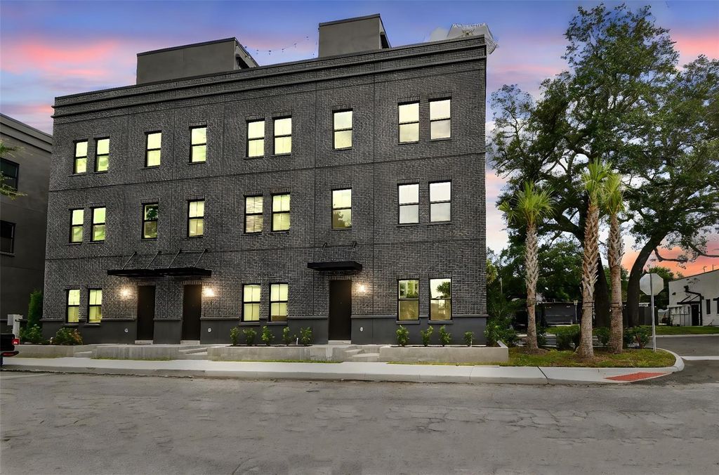 Photo of 1218 E Kay Street #9, Tampa, FL 33602 (MLS # TB8509874)