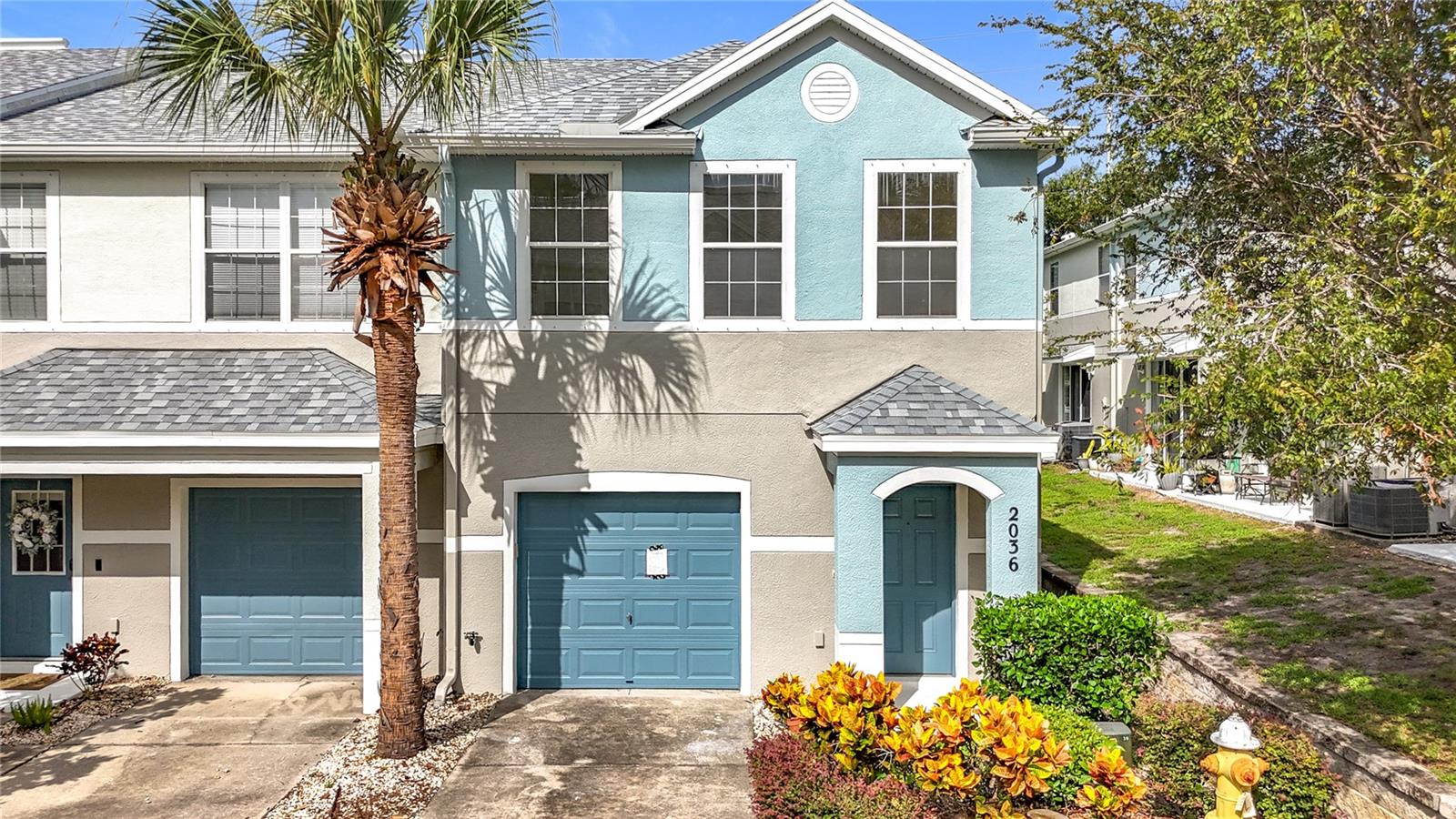 Under contract-accepting backup offers. One or more photo(s) has been virtually staged. Welcome home! This 3 bedromm 2.5 bathromm has brand new carpet through out all the bedrooms and the staircase. Unit has a brand new air Conditioner unit. It’s been freshly painted. New roof 2024. This unit is move in ready! Master bedroom has huge walk in closet and spacious bathroom. Attached 1 car garage. Open layout connecting living, dining, and kitchen that makes it for perfect for entertaining. Convenient access to Clearwater beaches and major roads for easy commuting.