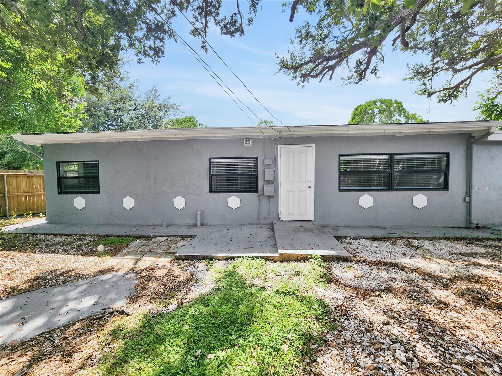 DON-ART ESTATES - Residential Lease
