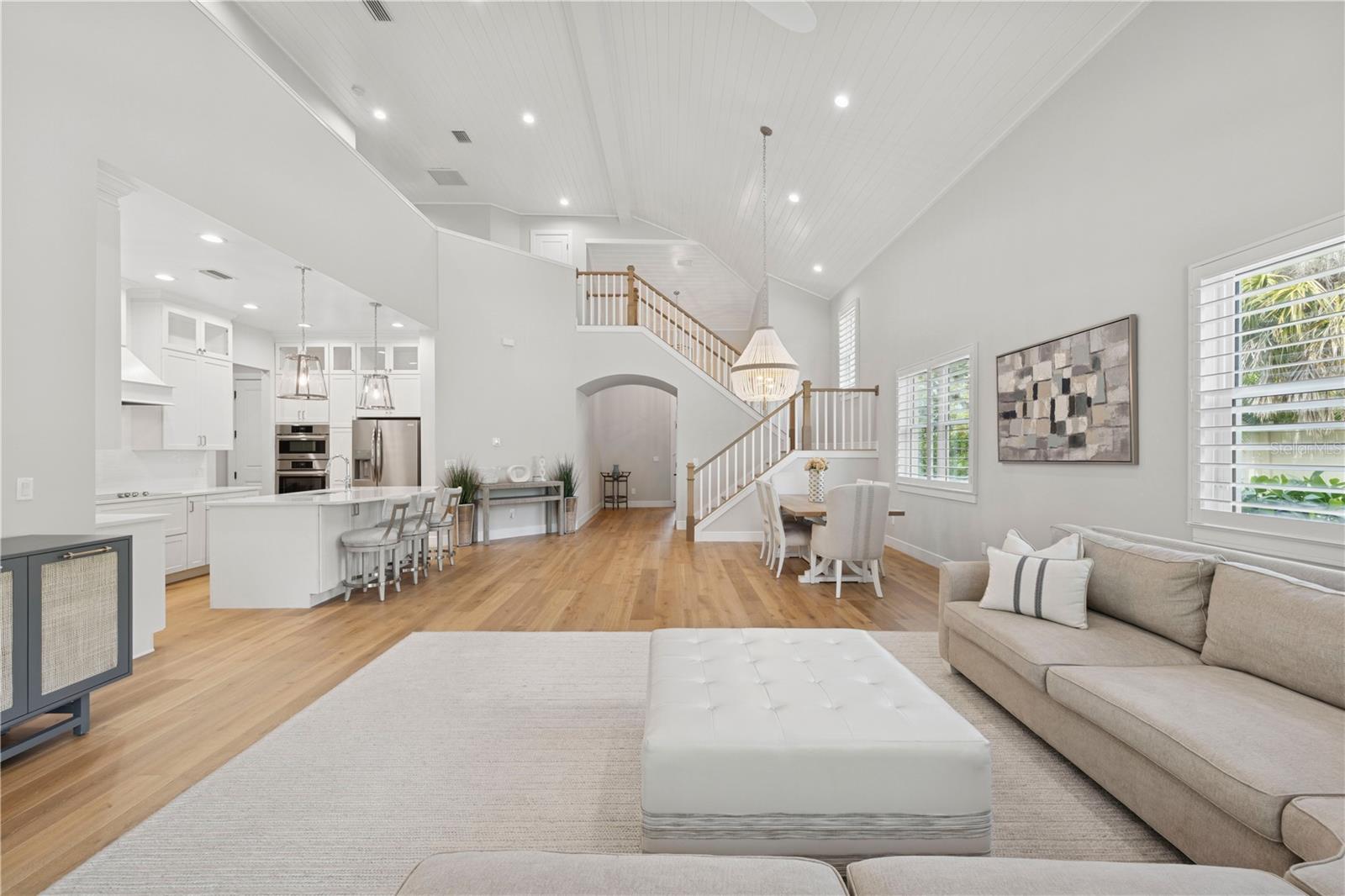 4013 RED ROCK LANE