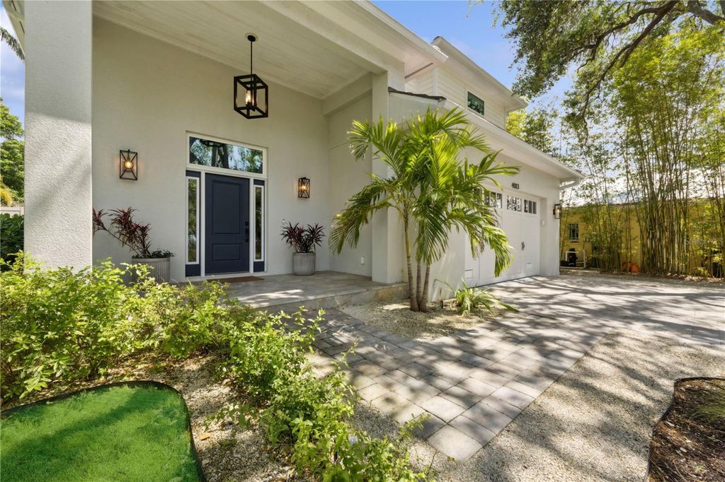 Photo of 4013 Red Rock Lane, Sarasota, FL 34231 (MLS # A4646608)