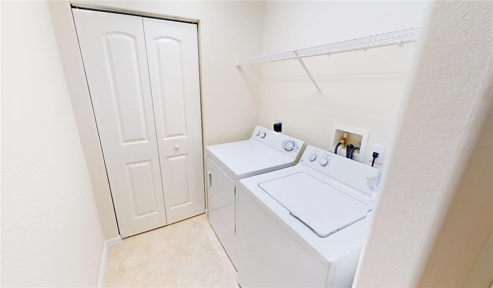 VILLA GRANDE/BURNT STORE ISLES - Residential