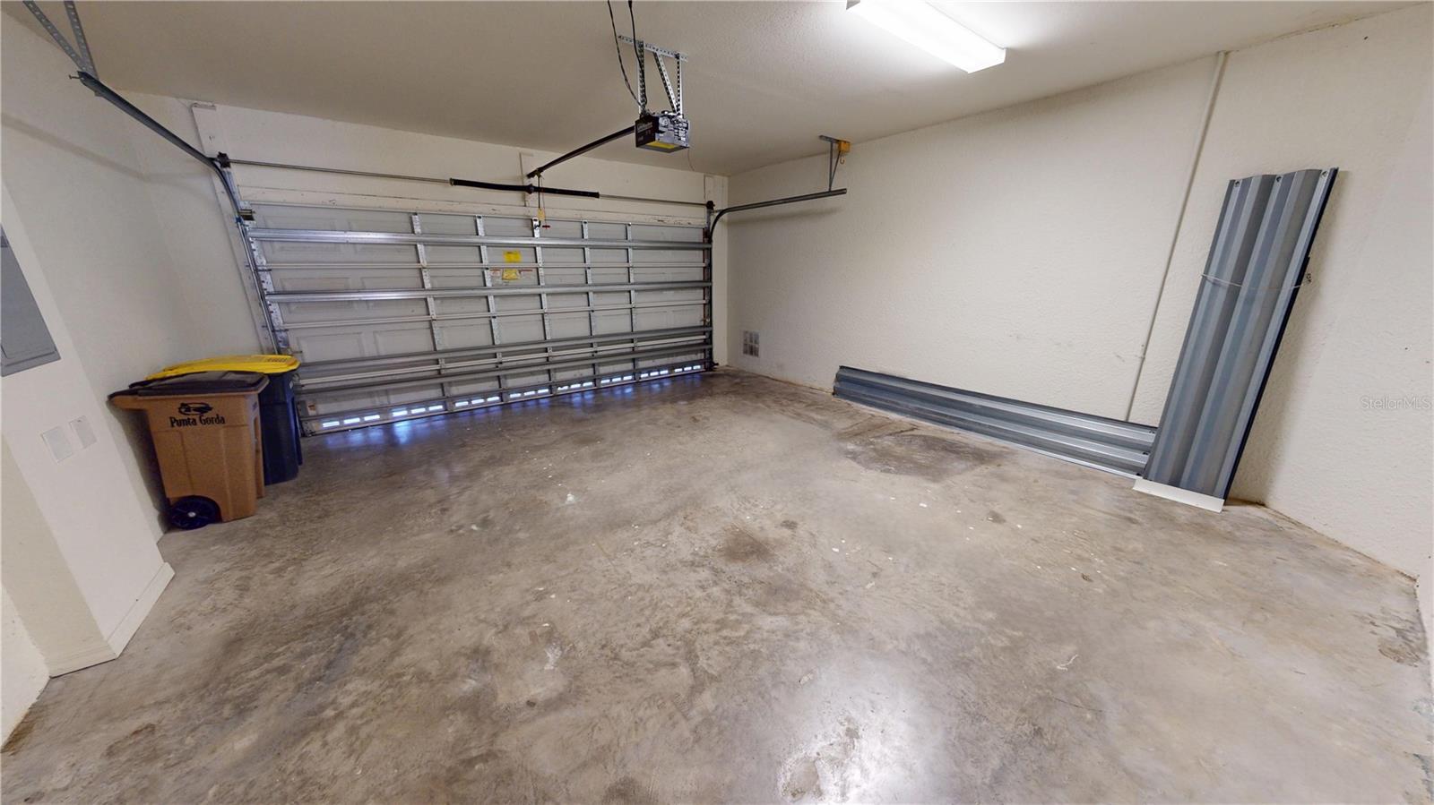 VILLA GRANDE/BURNT STORE ISLES - Residential