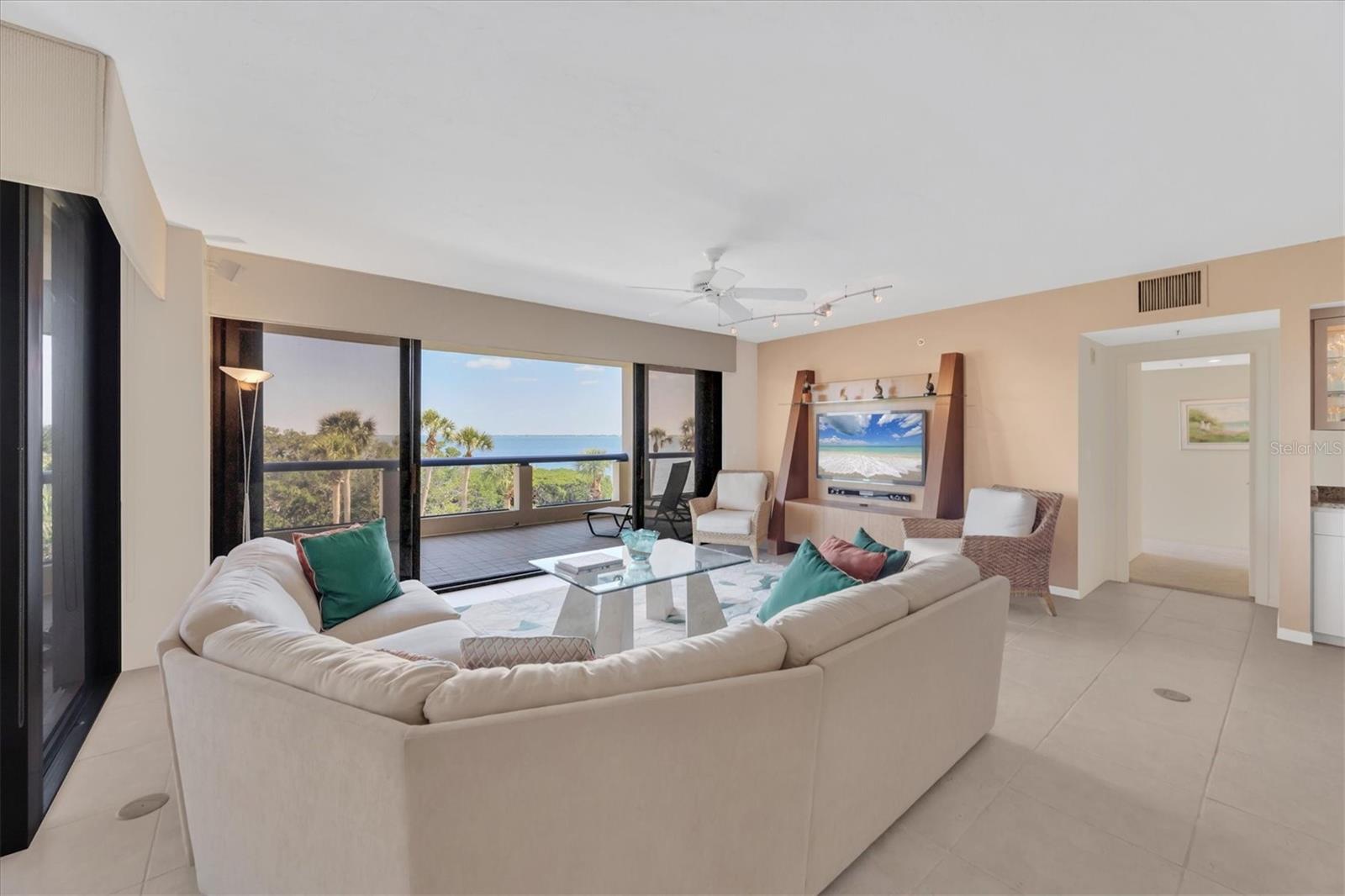 2120 HARBOURSIDE DRIVE 621