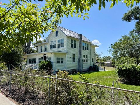 Photo of 708 E Lemon Avenue, Eustis, FL 32726 (MLS # G5111960)