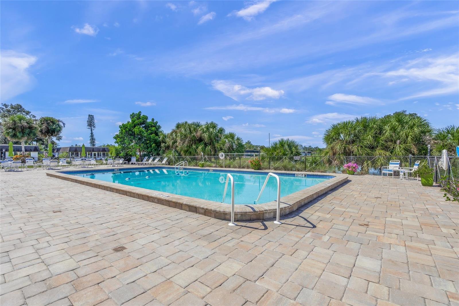 GLEN OAKS RIDGE VILLAS 2 - Residential