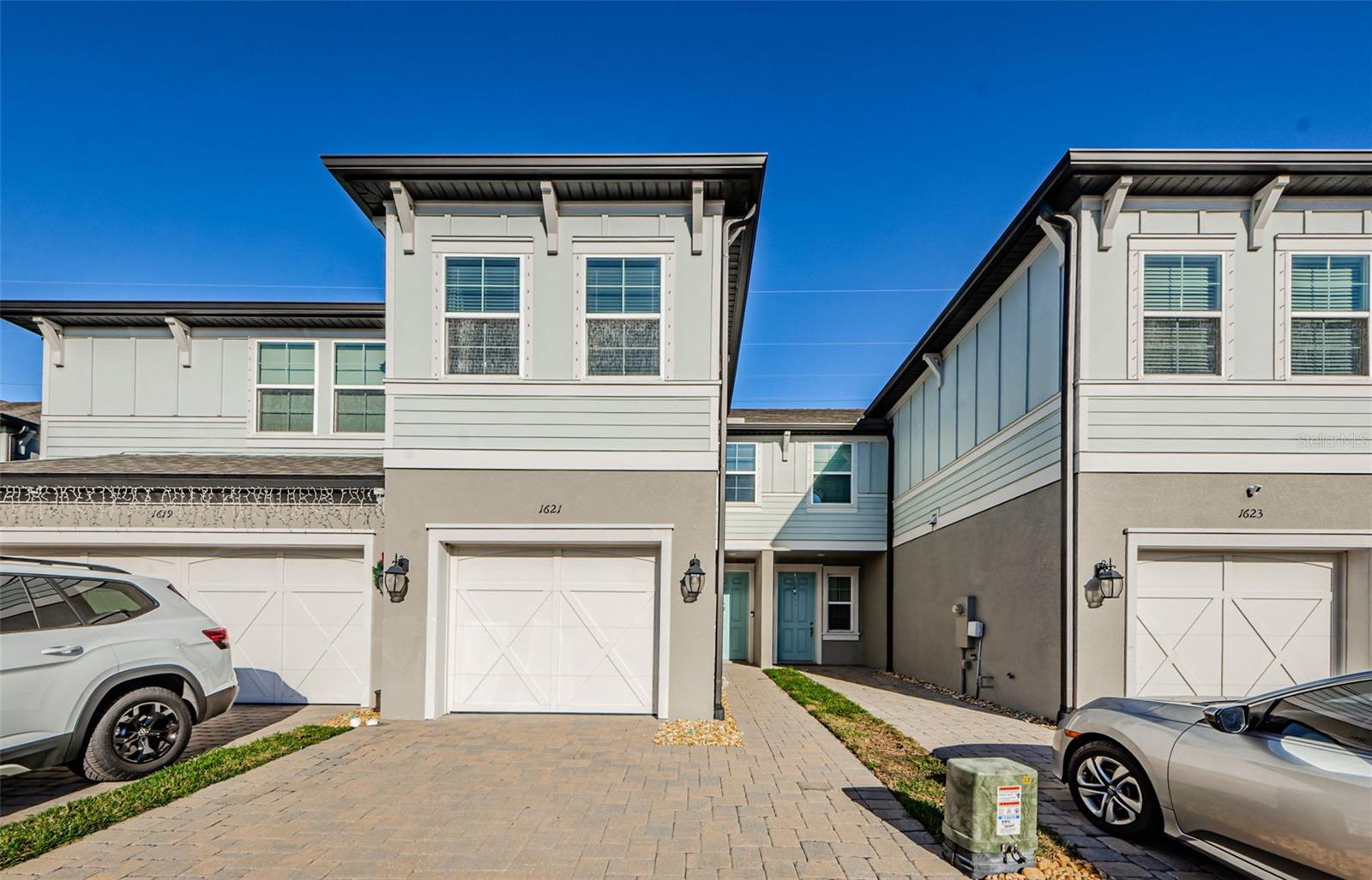 1621 EAGLE CREEK DRIVE