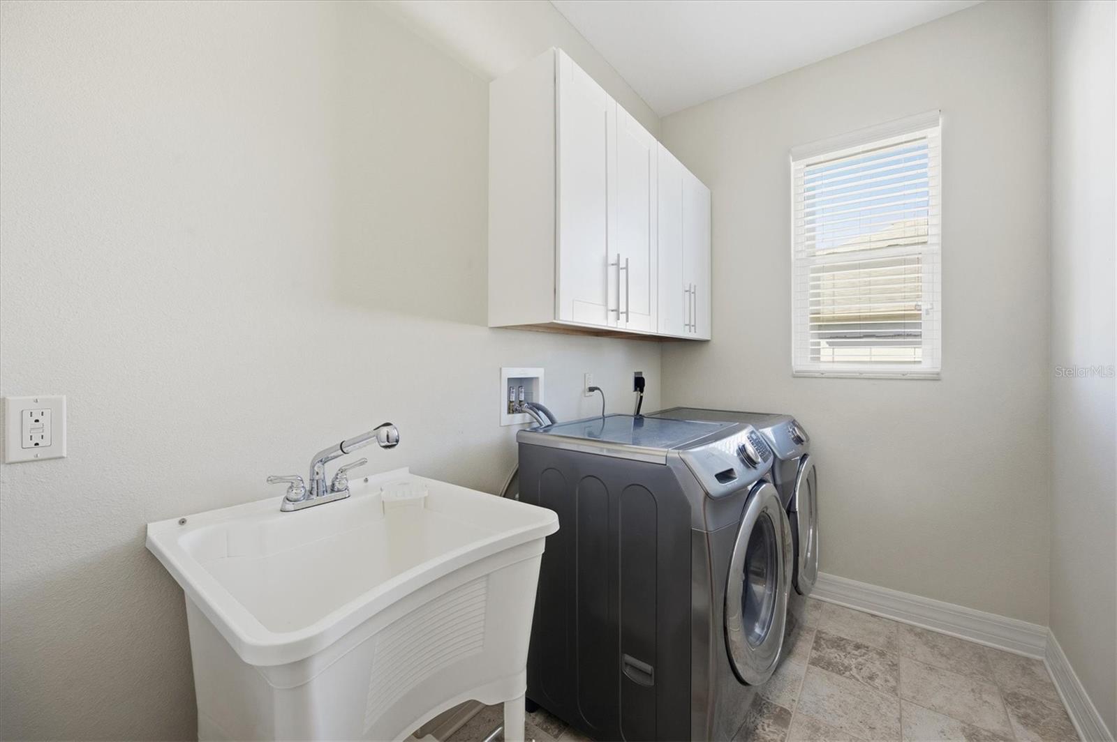 ROTONDA WEST BROADMOOR - Residential