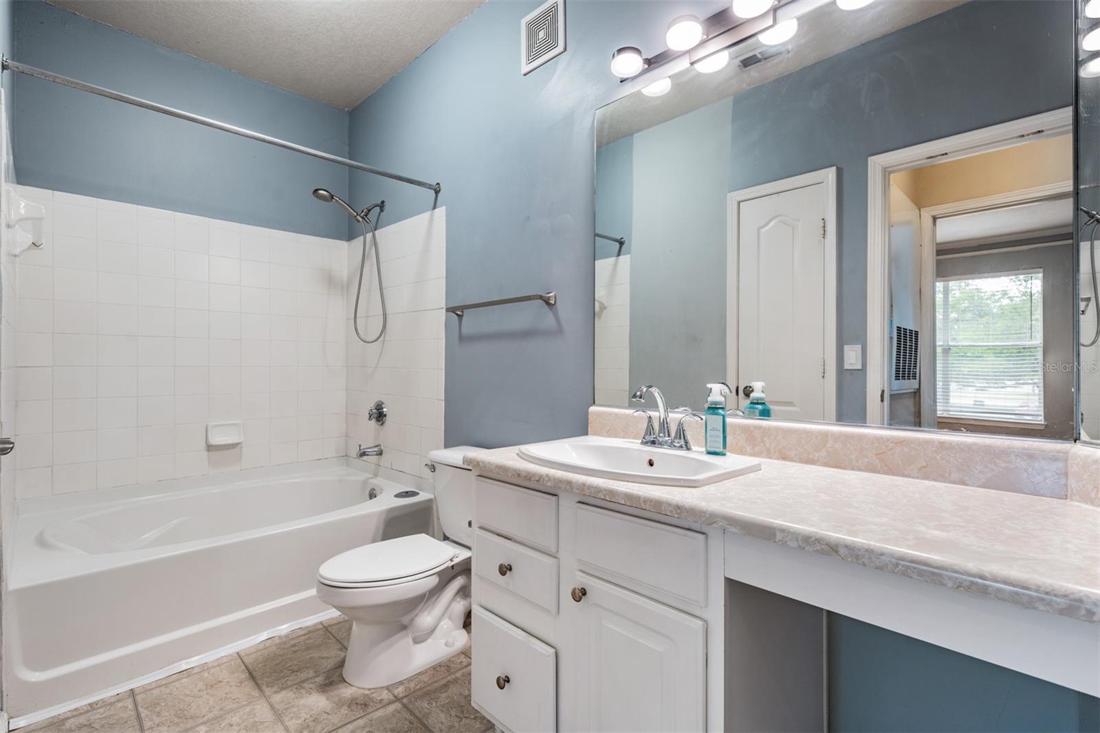 THE VILLAS CONDO - Residential